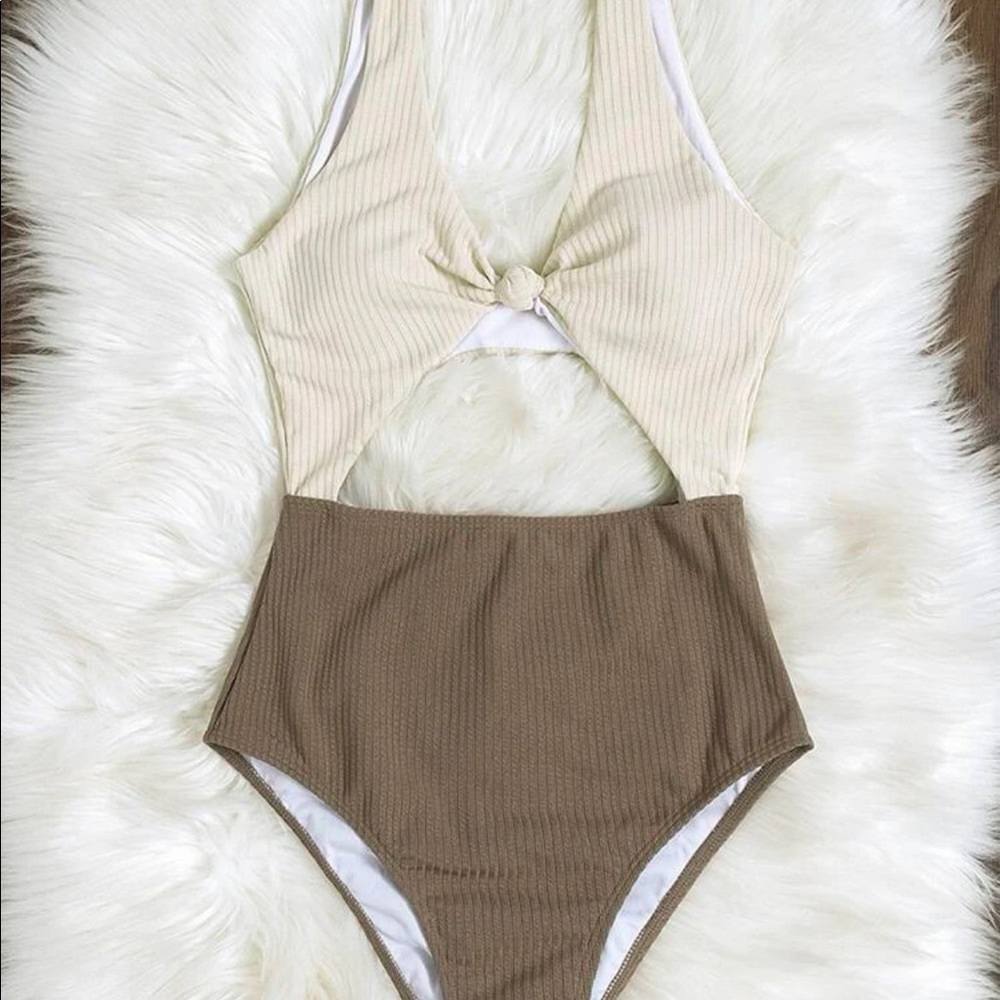 Cut out ribbed one piece bathing suit